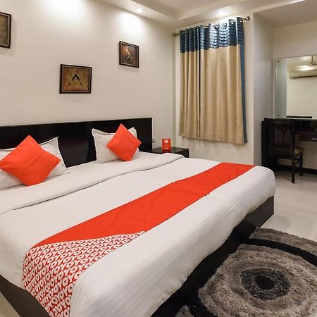 Oyo Flagship 18940 Hotel Swathi New Delhi Exterior photo